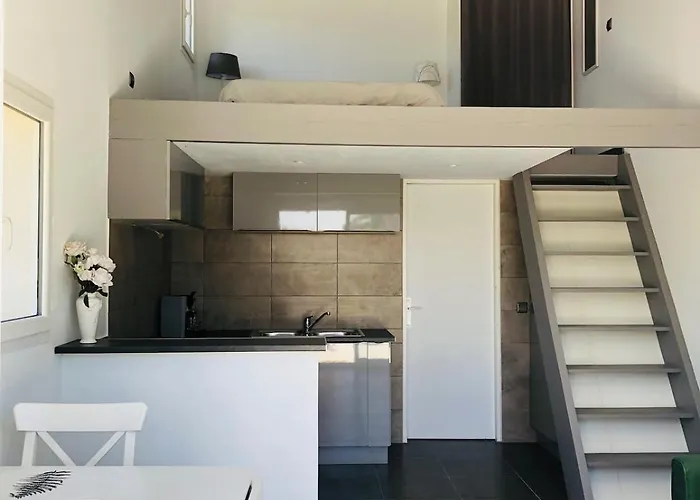 appartement avec piscine Pierrefeu