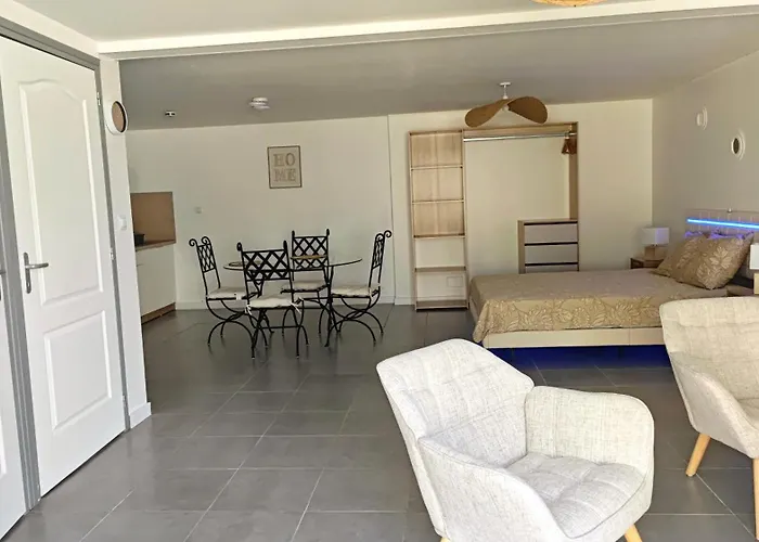 Studio cosy indépendant avec jardin privé
