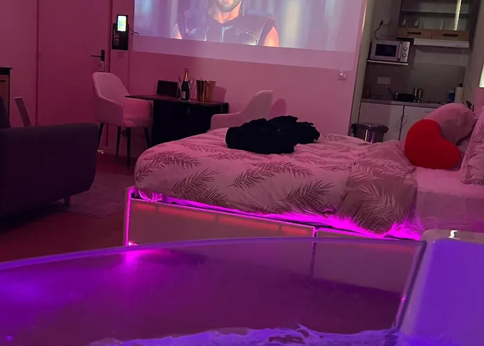 Appartement Romance Jacuzzi à 5min de la gare