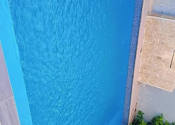3 Bedroom Apartment Terrace And Pool Relaxation