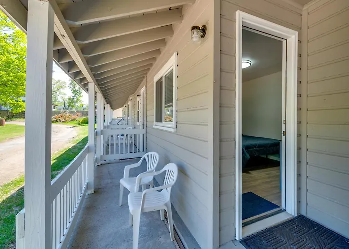 Cozy Room Near Schroon Lake Marina, Town & Beach!