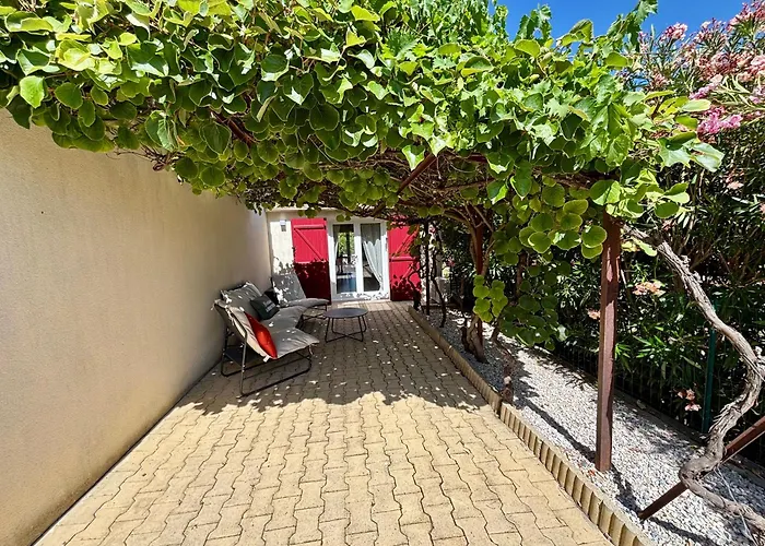 Suite Spa Privative Jacuzzi, 2 Jardins & Parking