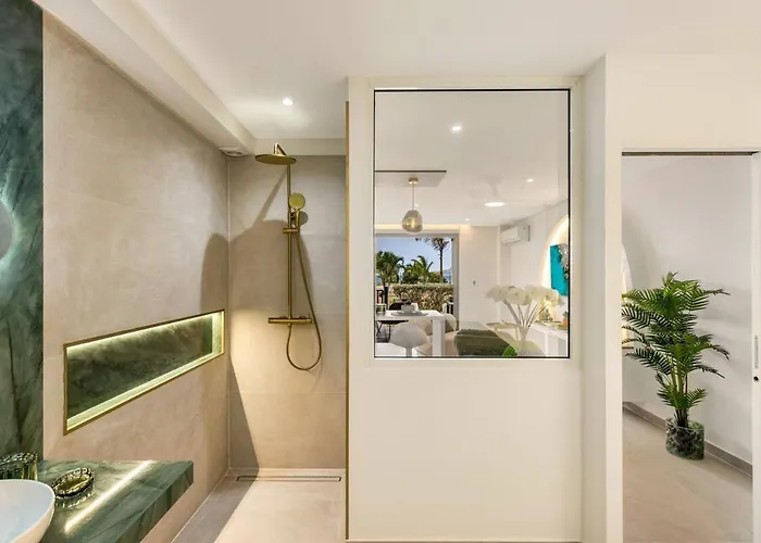 Experience A Luxurious Seaside Escape