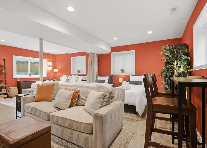 Family-Friendly Suite - Springfield Metro