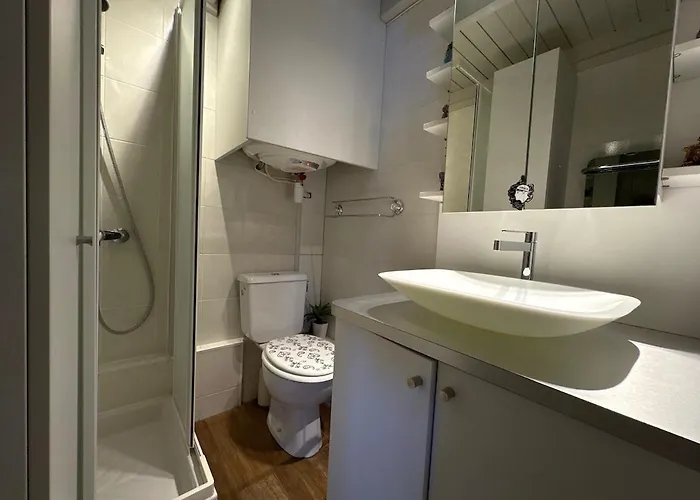 Cozy studio Beuil, chambre mezzanine