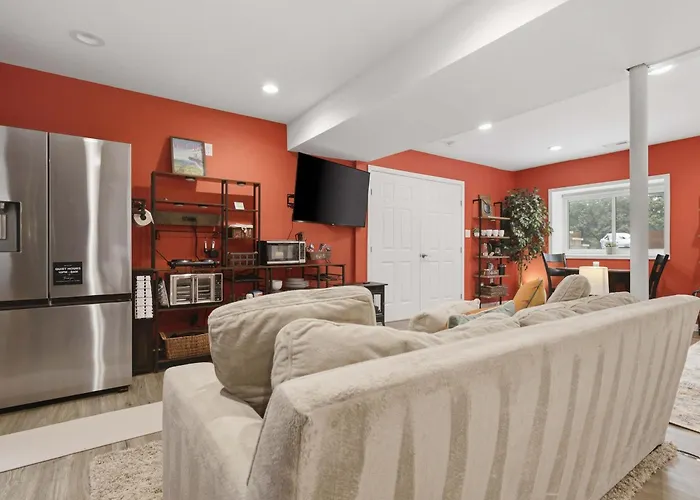 Family-Friendly Suite - Springfield Metro