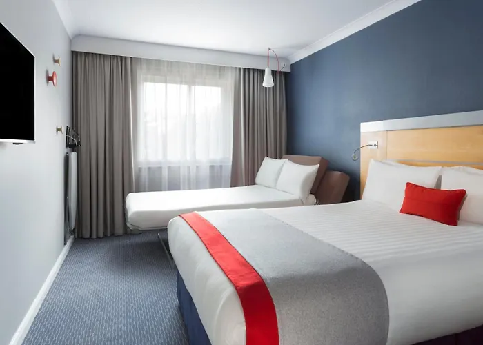  Holiday Inn Express Park Royal By Ihg