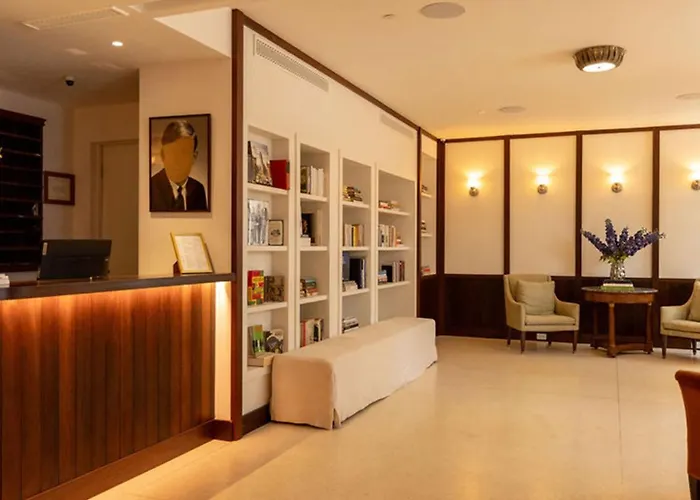 Cheap hotels Jane