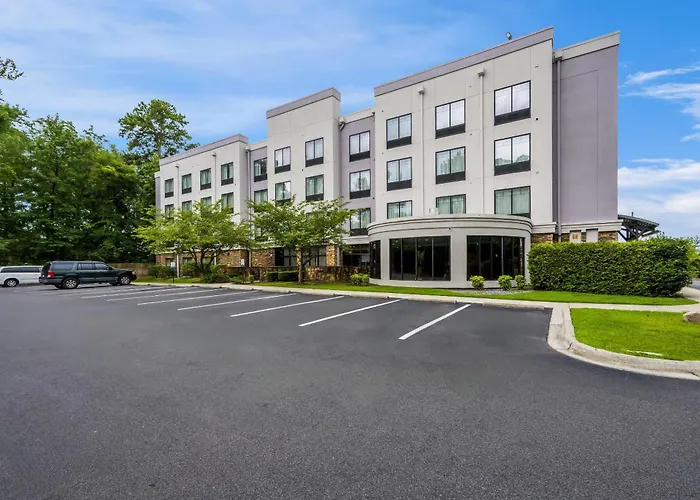 Cheap hotels Comfort Suites New Bern Near Cherry Point