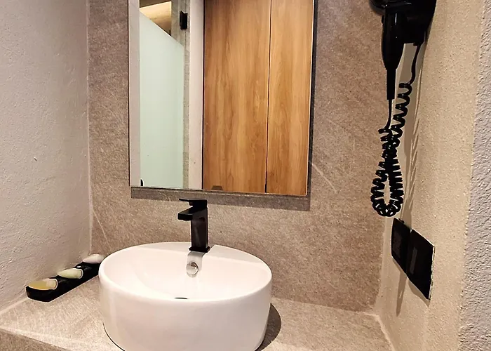 Hotel Block Suites