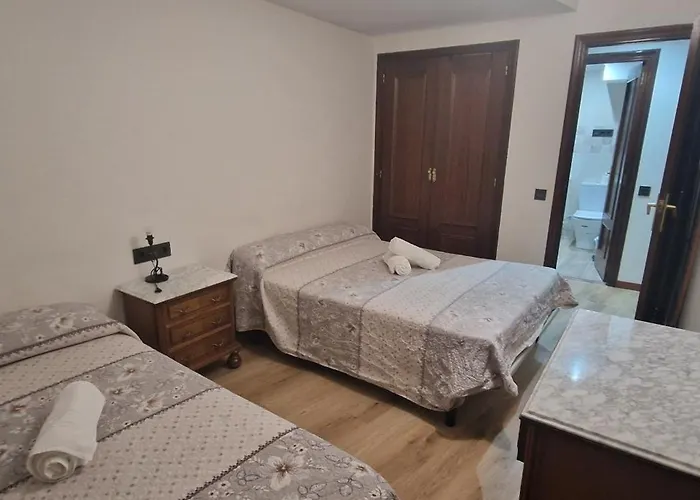 Apartamentos Salamanca Puerta Zamora, Centro, Wifi con salón y 2 dormitorios, Parking