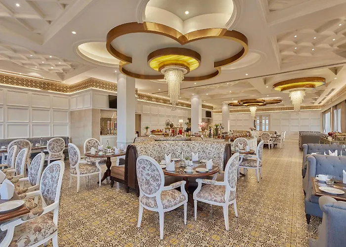Fortune Select Forest Hill, - Member Itc s' Group