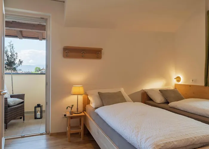 Kreuzwegerhof Nals - Historic Nature Stay with Pool near Meran&Bozen