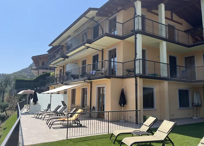 Villa Imelda, Panoramic Apartments With Lake Garda Views