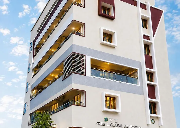 Hotels With Four Stars Sls Homestay - Luxury Ac Service Apartments 1Bhk, 2Bhk, 3Bhk - Direct Flyover To Alipiri Tirumala Gate - Walk To Ps4 Pure Veg Restaurants, Supermarkets - Near To National Highway & Padmavathi Amma Temple - Modular Kitchen, Livi