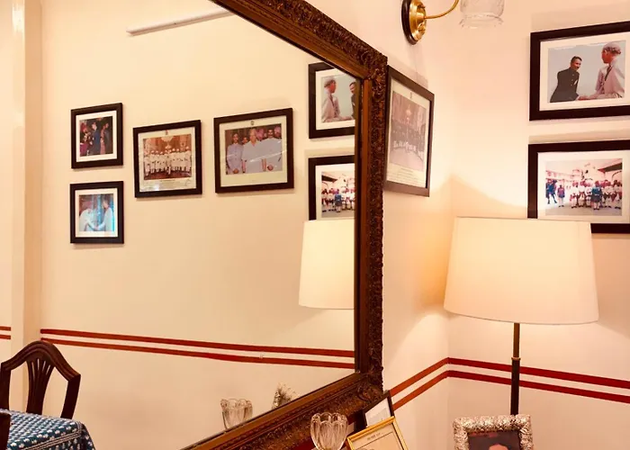 A Heritage Homestay - Kishore Niwas Haveli In The Old City