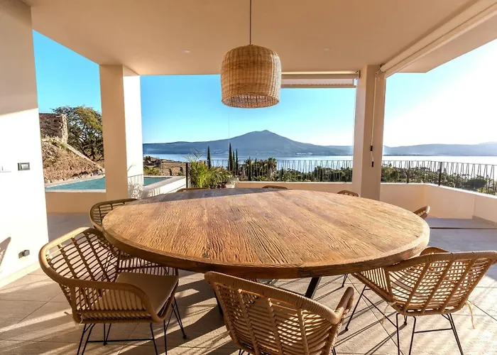 Casa Ambar Luxury Lake View Villa Pool Design