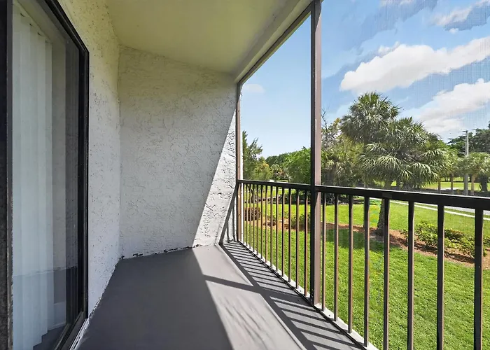 Stylish Furnished Retreat With Modern Comforts