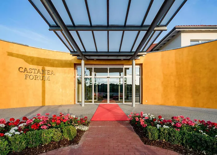  Western Premier Castanea Resort