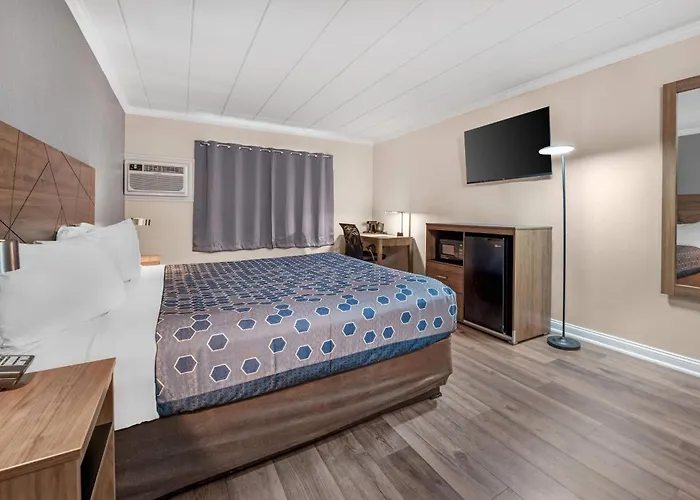 Econo Lodge Hicksville - Long Island