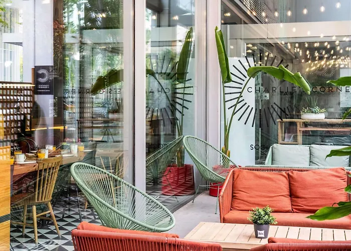 Ibis Plaza Glories 22@