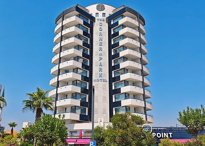 The Corner Park Hotel