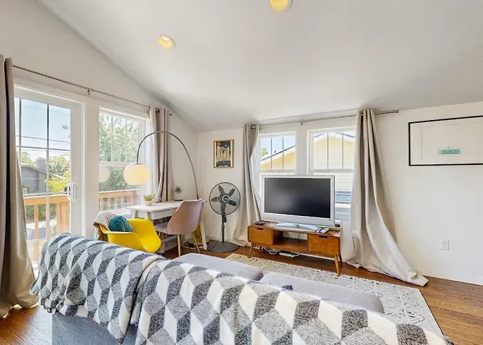 New Portland Neighborhood Studio