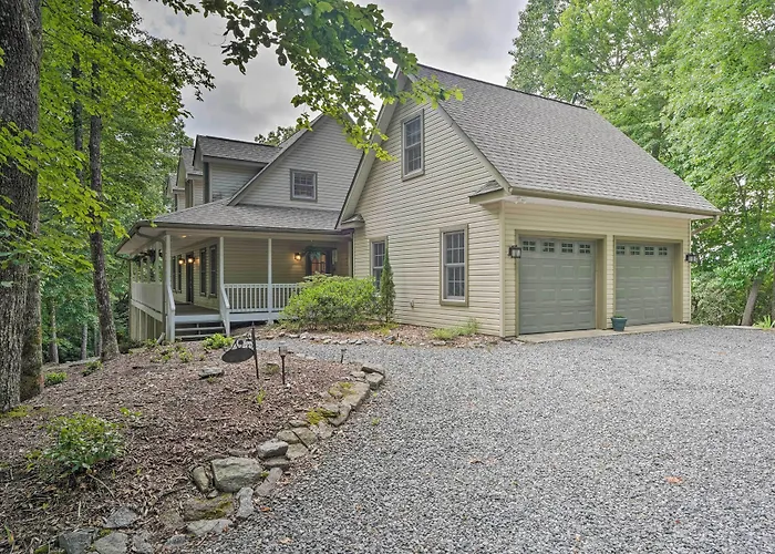 Grand Pisgah Forest Home On Secluded 5 Acres!