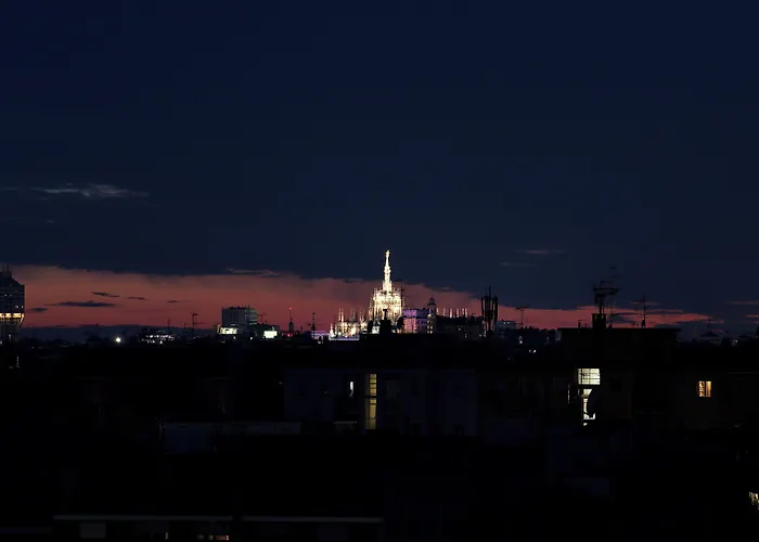 Milan Skyline Apartment in città studi a 1 minuto dal metrò con terrazzo wi-fi e netflix