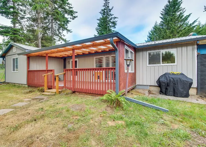 Cozy North Bend Getaway Near Dunes + Ocean!