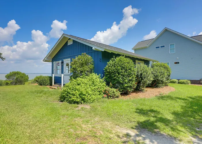 Waterfront Vacation Rental Home On Newport River!