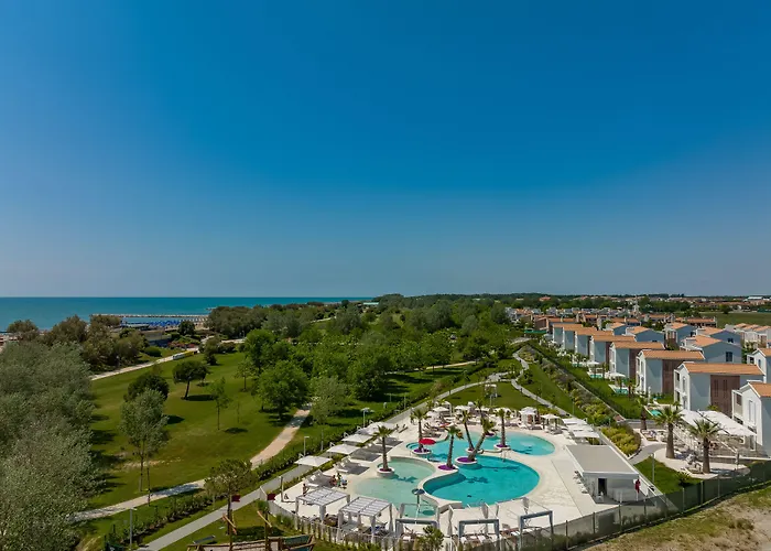 Pareus Beach Resort