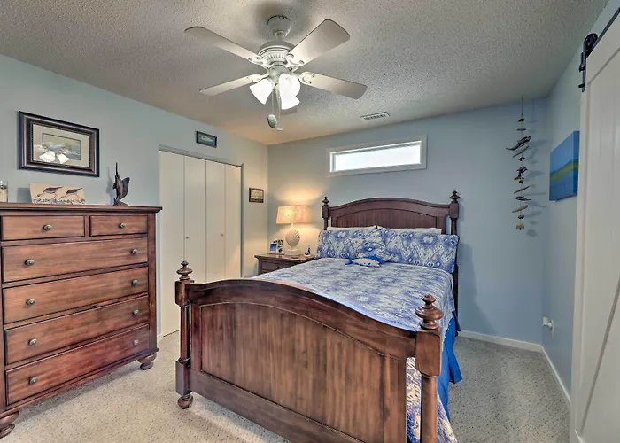 Beaufort Pad W/ Patio: 3 Blocks To Waterfront!