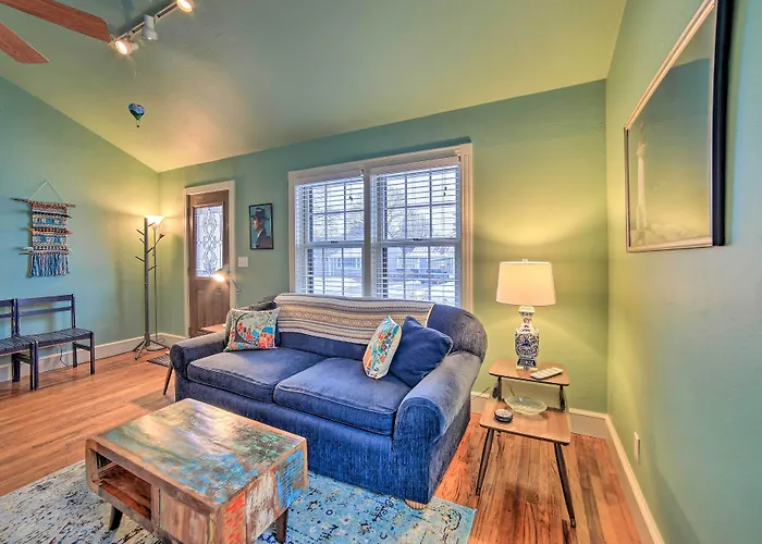 Modern Home With Backyard, 1 Mi To Dtwn Sturgeon Bay