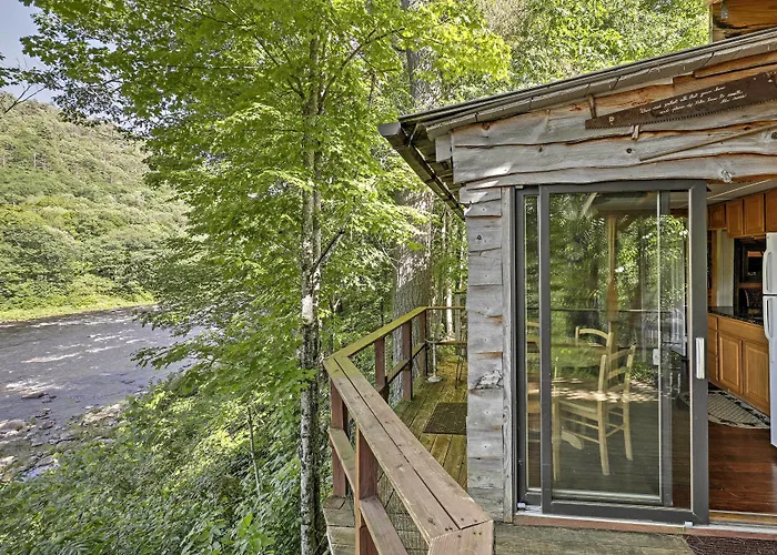 Adirondack Mountains Cottage Near Gore Mountain!