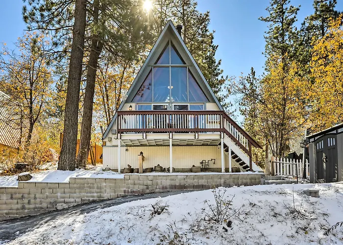 Cozy A-Frame W/ Hot Tub Near Arrowbear Lake!