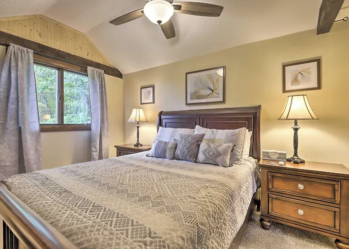 Private Guest House W/ Deck + Spectacular Views!