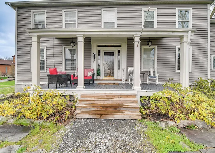 Lakefront Cayuga Retreat W/ Private Deck & Hot Tub
