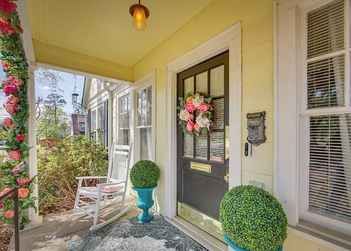 'The Pink Azalea' - Tyler Home W/ Yard + Patio!