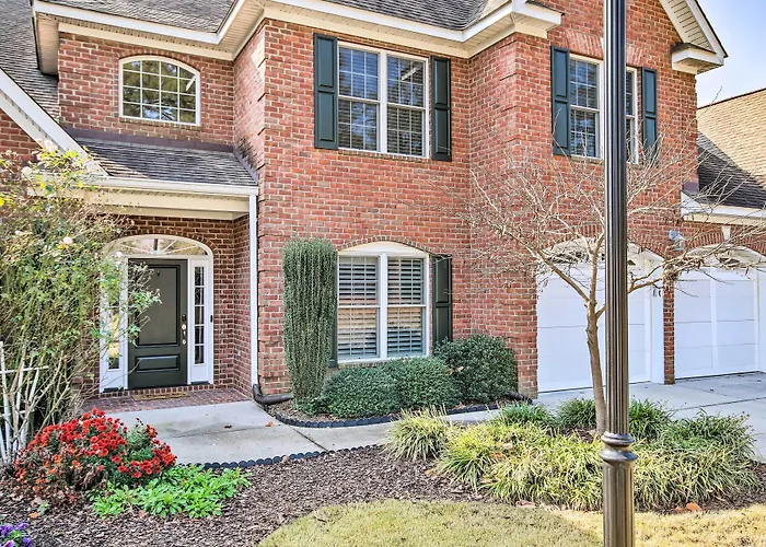 Upscale Home W/ Poker Room < 1 Mi To Golf!