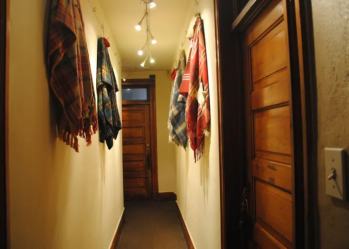 Bed and Breakfast Off Broadway B & B