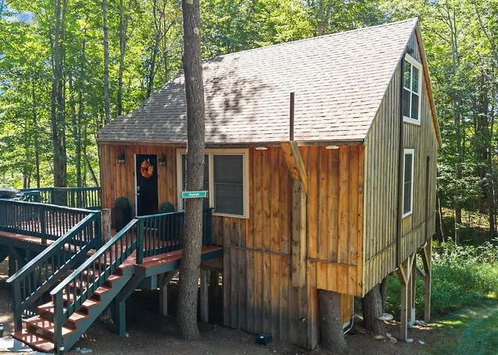 Moonlight Treehouse At Belgrade Hospitality