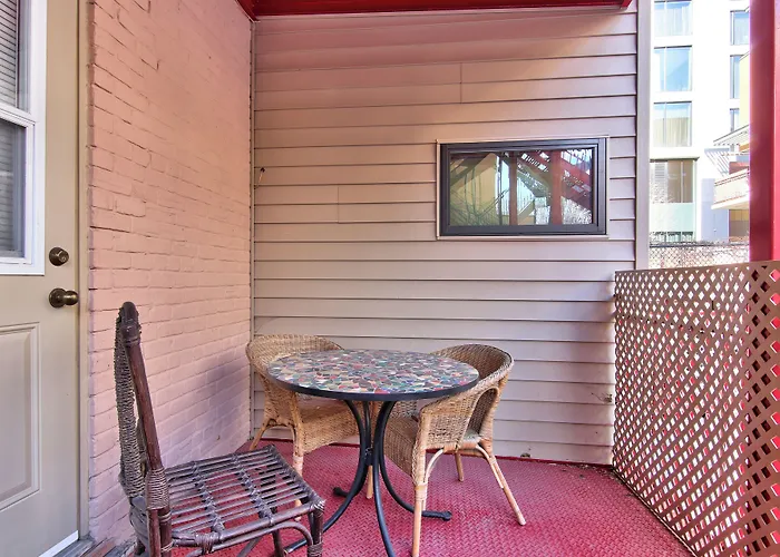 Apartment Et Studio Montreal