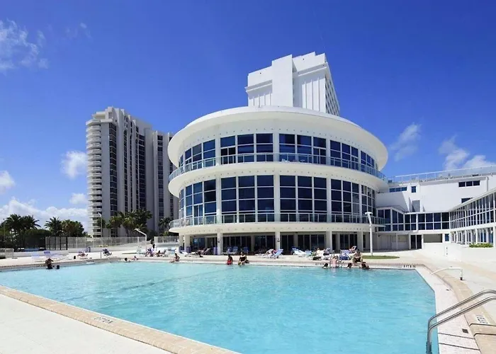 New Point Miami Beach Apartments