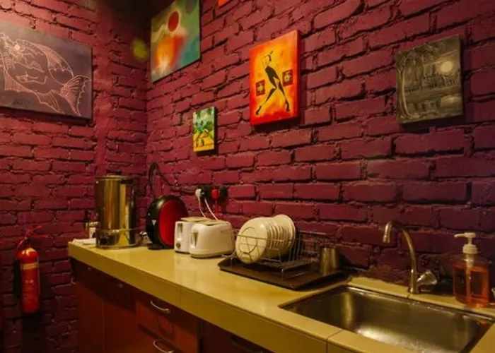 Explorers Guesthouse And Hostel