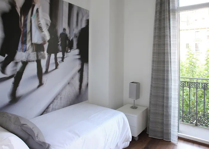 Mh Apartments Suites