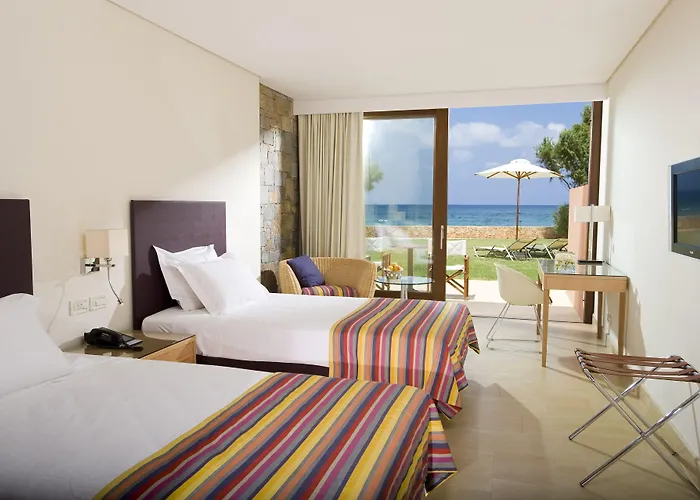 Kernos Beach Hotel & Bungalows