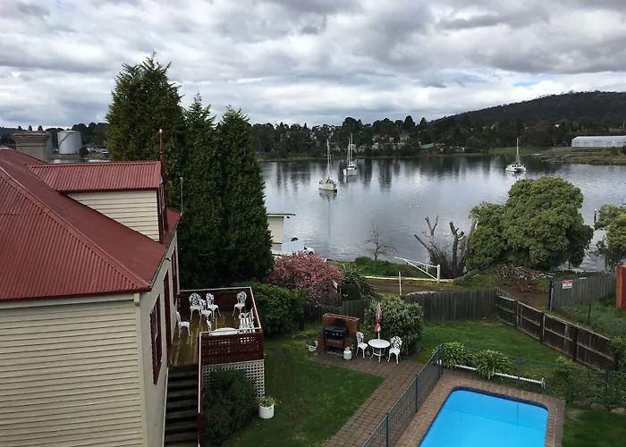 Waterfront Lodge
