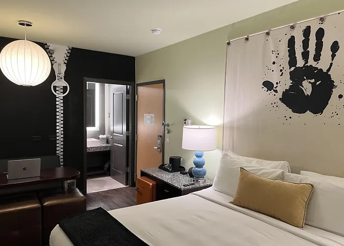 In Luxury hotels Acme Chicago, Outset Collection By Hilton