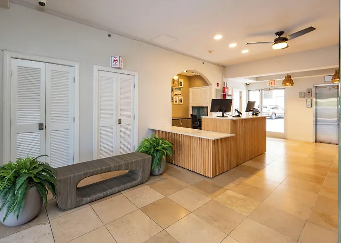 Regency On Beachwalk Waikiki By Outrigger